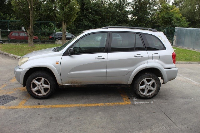 TOYOTA RAV4 2.0 D 4X4 85KW 5M 5P (2003) RICAMBI IN MAGAZZINO