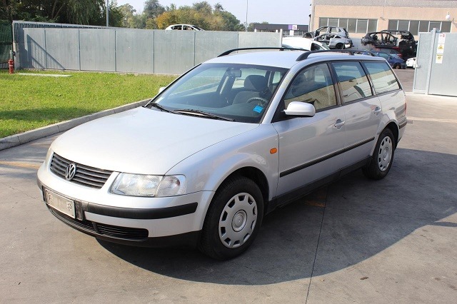 VOLKSWAGEN PASSAT SW 1.9 D 81KW 5M 5P (1998) RICAMBI IN MAGAZZINO