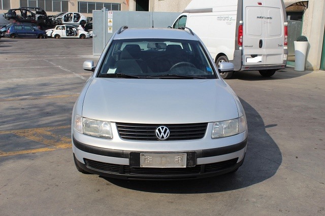 VOLKSWAGEN PASSAT SW 1.9 D 81KW 5M 5P (1998) RICAMBI IN MAGAZZINO