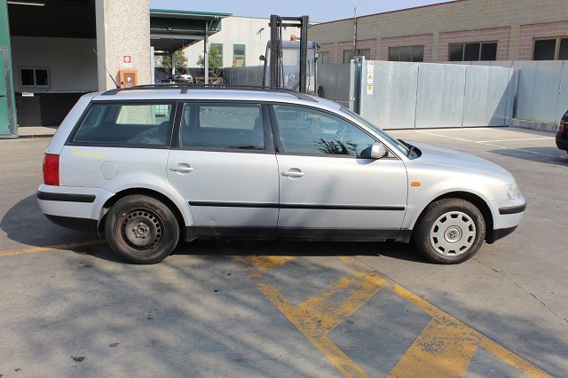 VOLKSWAGEN PASSAT SW 1.9 D 81KW 5M 5P (1998) RICAMBI IN MAGAZZINO