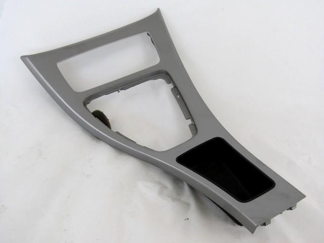 SREDINSKA KONZOLA  OEM N. 7118023 ORIGINAL REZERVNI DEL BMW SERIE 3 BER/SW/COUPE/CABRIO E90/E91/E92/E93 (2005 -2009) DIESEL LETNIK 2005