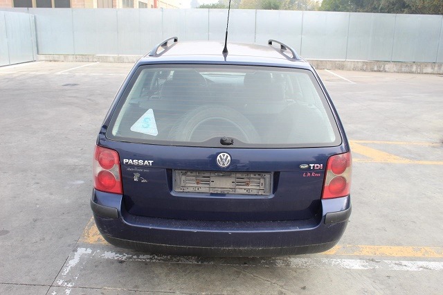 VOLKSWAGEN PASSAT SW 1.9 D 96KW 5M 5P (2004) RICAMBI IN MAGAZZINO