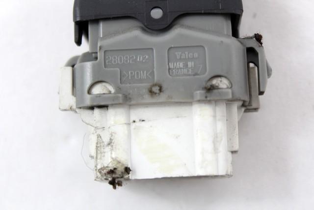 ZADNJE STIKALO OEM N. 8200220507 ORIGINAL REZERVNI DEL RENAULT SCENIC/GRAND SCENIC JM0/1 MK2 (2003 - 2009) DIESEL LETNIK 2005