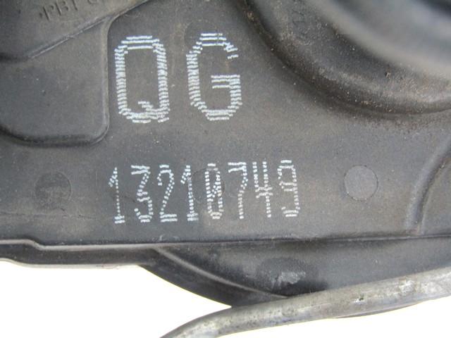 CENTRALNI ZAKLEP SPREDNJIH VRAT  OEM N. 13210749 ORIGINAL REZERVNI DEL OPEL ASTRA H A04 L48 L08 L35 L67 R 5P/3P/SW (2007 - 2010) DIESEL LETNIK 2008