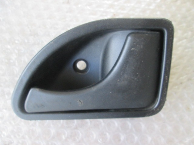 NOTRANJA KLJUKA  OEM N. 8200247803 ORIGINAL REZERVNI DEL RENAULT KANGOO KC0/1 MK1 R (2003-2008) DIESEL LETNIK 2004