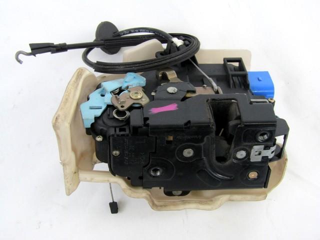 CENTRALNO ZAKLEPANJE PREDNIH LEVIH VRAT OEM N. 3D1837015 ORIGINAL REZERVNI DEL VOLKSWAGEN GOLF V 1K1 1K5 MK5 BER/SW (02/2004-11/2008) DIESEL LETNIK 2006