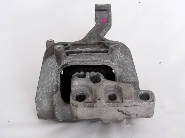 NOSILCI MOTORJA/DRUGO OEM N. 5Q0199555S  ORIGINAL REZERVNI DEL VOLKSWAGEN GOLF VII 5G1 BQ1 BE1 BE2 BA5 BV5 MK7 (2012 - 2017)DIESEL LETNIK 2014