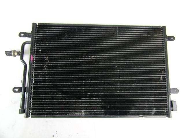 HLADILNIK KLIME OEM N. 8E0260403B ORIGINAL REZERVNI DEL AUDI A4 B6 8E2 8E5 BER/SW (2001 - 2005) DIESEL LETNIK 2001