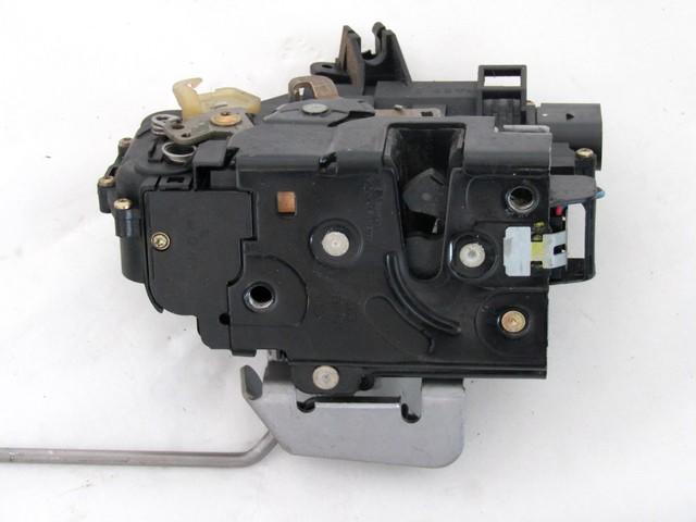 CENTRALNO ZAKLEPANJE PREDNIH LEVIH VRAT OEM N. 4B1837015G ORIGINAL REZERVNI DEL AUDI A4 B6 8E2 8E5 BER/SW (2001 - 2005) DIESEL LETNIK 2001