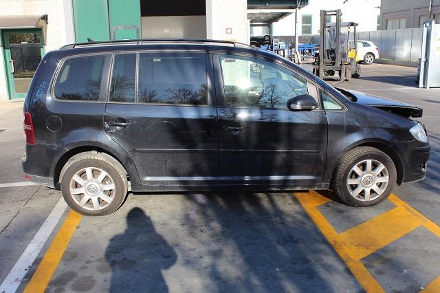 VOLKSWAGEN TOURAN 1.9 D 77KW 6M 5P (2009) RICAMBI IN MAGAZZINO