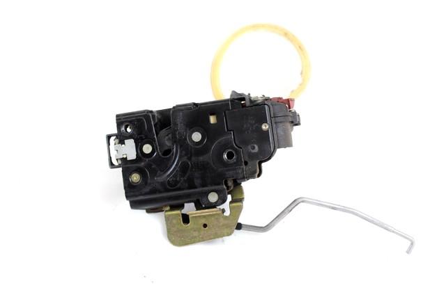 CENTRALNI ZAKLEP SPREDNJIH VRAT  OEM N. 8Z1837016D ORIGINAL REZERVNI DEL AUDI A2 8Z 8Z0 (1999 - 2005)DIESEL LETNIK 2001