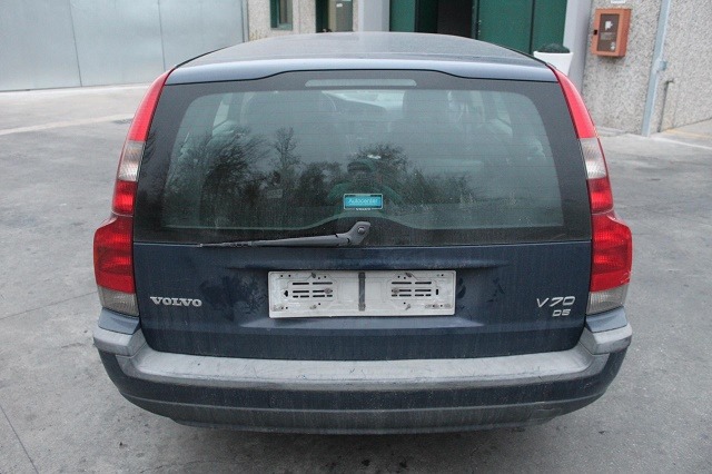 VOLVO V70 SW 2.4 D 120KW 5M 5P (2001) RICAMBI IN MAGAZZINO