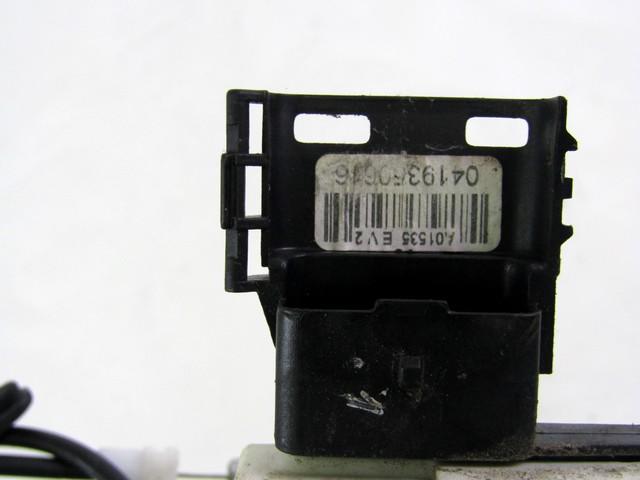 CENTRALNI ZAKLEP SPREDNJIH VRAT  OEM N. 9800616580 ORIGINAL REZERVNI DEL PEUGEOT 308 4A 4B 4C 4E 4H MK1 BER/SW/CC (2007 - 2013) DIESEL LETNIK 2009