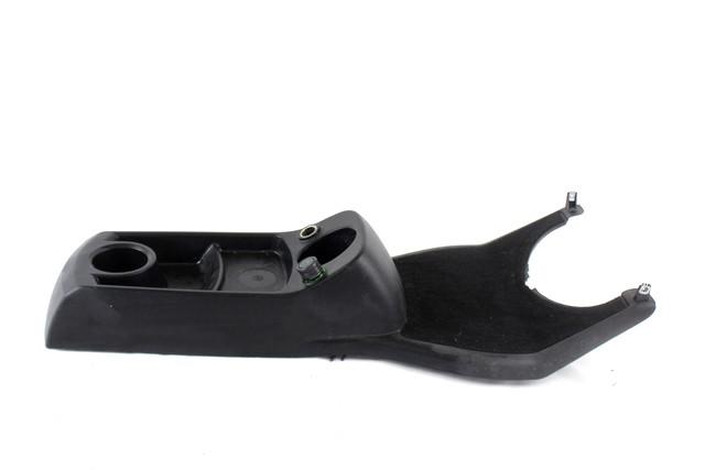 PLASTIKA MED SEDEZI BREZ NASLONJALA ROK OEM N. 9689084080 ORIGINAL REZERVNI DEL CITROEN C4 PICASSO/GRAND PICASSO MK1 (2006 - 08/2013) BENZINA/METANO LETNIK 2010