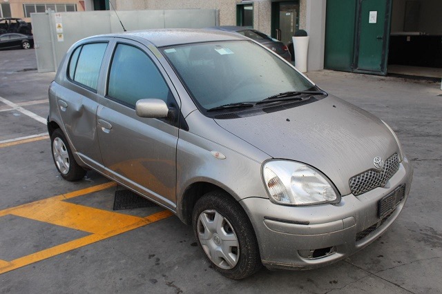 TOYOTA YARIS 1.0 B 48KW 5M 5P (2003) RICAMBI IN MAGAZZINO