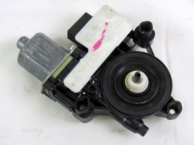 MOTORCEK ELEKTRICNEGA POMIKA ZADNJEGA STEKLA  OEM N. 59120 MOTORINO ALZACRISTALLO PORTA POSTERIORE ORIGINAL REZERVNI DEL VOLKSWAGEN GOLF VII 5G1 BQ1 BE1 BE2 BA5 BV5 MK7 (2012 - 2017)DIESEL LETNIK 2015