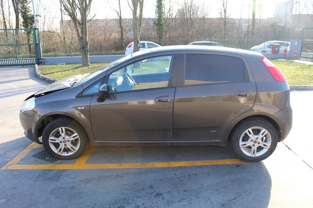 FIAT GRANDE PUNTO 1.3 D 55KW 5M 5P (2009) RICAMBI IN MAGAZZINO