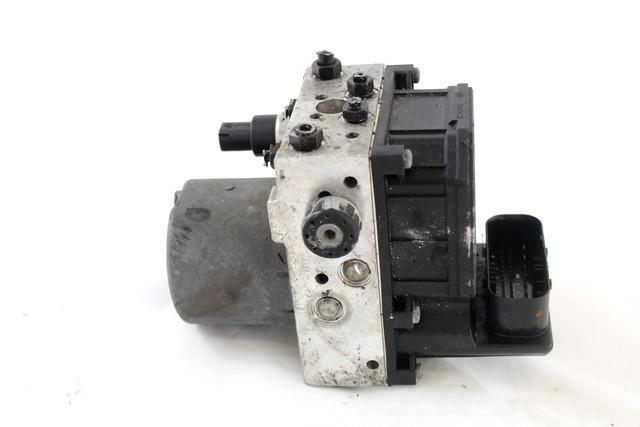 ABS AGREGAT S PUMPO OEM N. 4B0614517C ORIGINAL REZERVNI DEL VOLKSWAGEN PASSAT B5.5 3B3 3B6 3BG R BER/SW (11/2000 - 2005) DIESEL LETNIK 2003