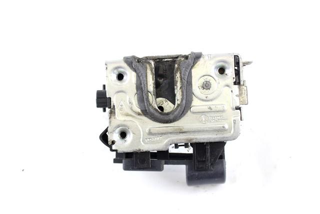 CENTRALNI ZAKLEP SPREDNJIH VRAT  OEM N. 8200735224 ORIGINAL REZERVNI DEL DACIA SANDERO MK1 (2008 - 2012) DIESEL LETNIK 2011