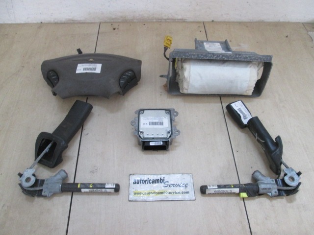 KIT AIRBAG KOMPLET OEM N. 14895 KIT AIRBAG COMPLETO ORIGINAL REZERVNI DEL CHRYSLER VOYAGER/GRAN VOYAGER RG RS MK4 (2001 - 2007) DIESEL LETNIK 2003