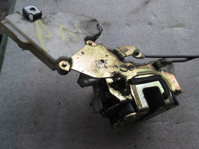 CENTRALNO ZAKLEPANJE ZADNJIH DESNIH VRAT OEM N. 8255261U01 ORIGINAL REZERVNI DEL NISSAN MICRA K11 K11E MK2 (1992 - 1998)BENZINA LETNIK 1997