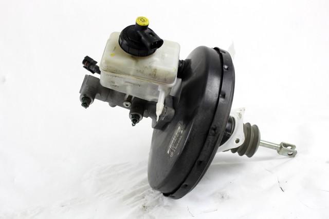 SERVO OJACEVALNIK ZAVOR S PUMPO OEM N. 472105194R ORIGINAL REZERVNI DEL DACIA SANDERO MK1 (2008 - 2012) BENZINA/GPL LETNIK 2009