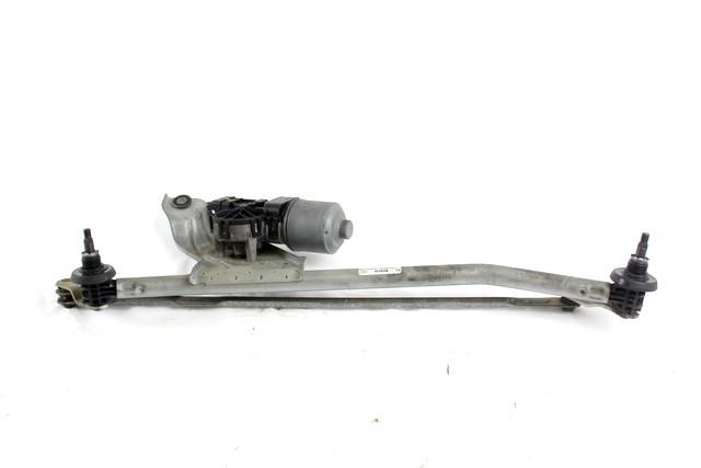 MOTORCEK PREDNJIH BRISALCEV OEM N. 390241544 ORIGINAL REZERVNI DEL DACIA SANDERO MK1 (2008 - 2012) BENZINA/GPL LETNIK 2009