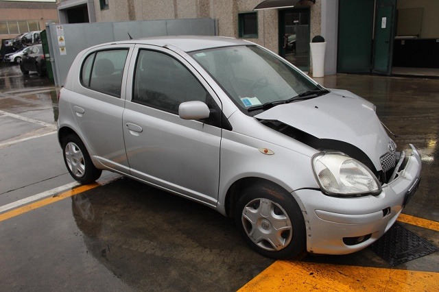 TOYOTA YARIS 1.0 B 48KW 5M 5P (2005) RICAMBI IN MAGAZZINO