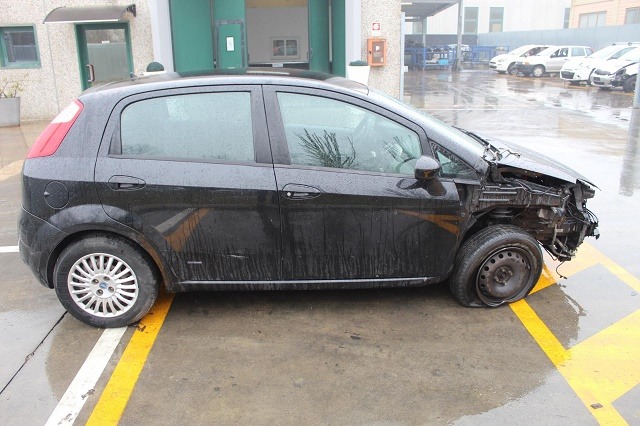 FIAT GRANDE PUNTO 1.2 B 48KW 5M 5P (2006) RICAMBI IN MAGAZZINO