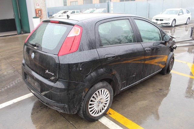 FIAT GRANDE PUNTO 1.2 B 48KW 5M 5P (2006) RICAMBI IN MAGAZZINO