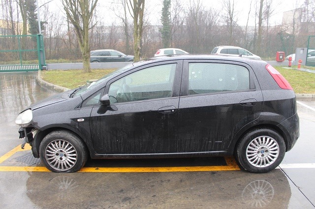 FIAT GRANDE PUNTO 1.2 B 48KW 5M 5P (2006) RICAMBI IN MAGAZZINO