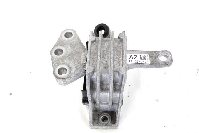 NOSILCI MOTORJA/DRUGO OEM N. 13227717 ORIGINAL REZERVNI DEL OPEL INSIGNIA A G09 (2008 - 2017)DIESEL LETNIK 2010