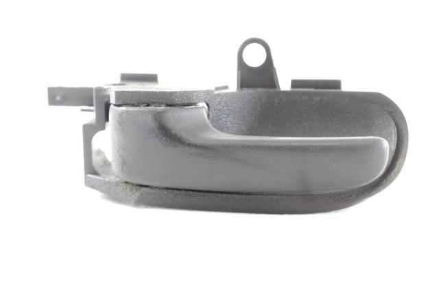 NOTRANJA KLJUKA  OEM N. 692060D060B1 ORIGINAL REZERVNI DEL TOYOTA YARIS P1 MK1 R (2003 - 2005)BENZINA LETNIK 2005