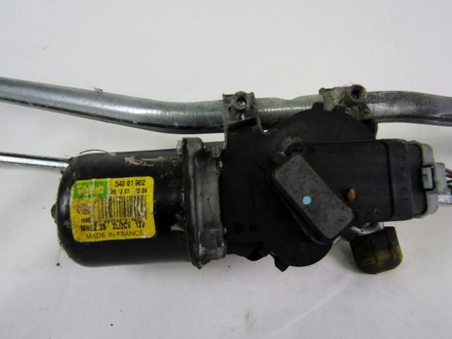 MOTORCEK PREDNJIH BRISALCEV OEM N. 8200409692 ORIGINAL REZERVNI DEL RENAULT KANGOO KW0/1 MK2 (2008 - 2013)DIESEL LETNIK 2008