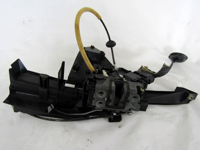 CENTRALNO ZAKLEPANJE PREDNIH LEVIH VRAT OEM N. 3M51-R442A66-AN ORIGINAL REZERVNI DEL FORD FOCUS DA HCP DP MK2 BER/SW (2005 - 2008) DIESEL LETNIK 2005