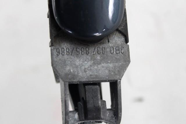 ZUNANJA KLJUKA SPREDNJA DESNA VRATA OEM N. 3B0837207GGRU ORIGINAL REZERVNI DEL VOLKSWAGEN PASSAT B5.5 3B3 3B6 3BG R BER/SW (11/2000 - 2005) DIESEL LETNIK 2003