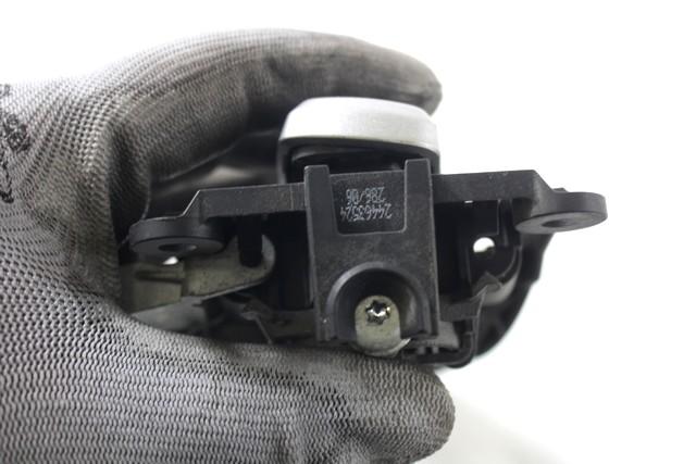 ZUNANJA KLJUKA SPREDNJA DESNA VRATA OEM N. 13255661 ORIGINAL REZERVNI DEL OPEL CORSA D S07 (2006 - 2011) BENZINA LETNIK 2006