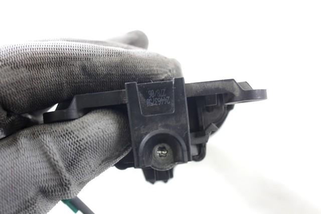 ZUNANJA KLJUKA ZADNJA DESNA VRATA OEM N. 13255661 ORIGINAL REZERVNI DEL OPEL CORSA D S07 (2006 - 2011) BENZINA LETNIK 2006