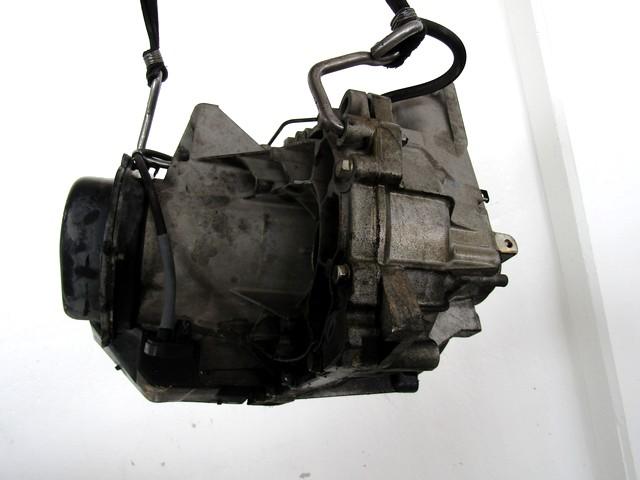 ROCNI MENJALNIK OEM N. 8A6R-7002-EB CAMBIO MECCANICO ORIGINAL REZERVNI DEL FORD FIESTA CB1 CNN MK6 (09/2008 - 11/2012) DIESEL LETNIK 2010