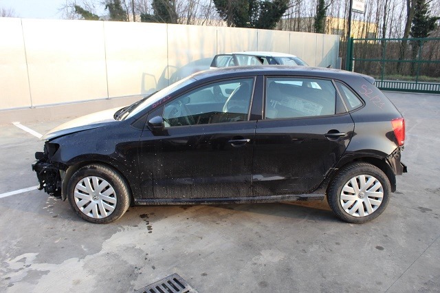 VOLKSWAGEN POLO 1.6 D 55KW 5M 5P (2010) RICAMBI IN MAGAZZINO