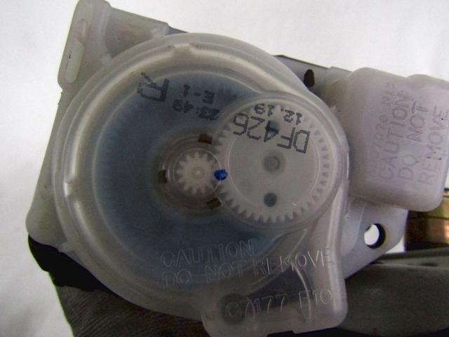 VARNOSTNI PAS OEM N. 7336013320C0 ORIGINAL REZERVNI DEL TOYOTA COROLLA VERSO E12 (2001 - 2004) DIESEL LETNIK 2002