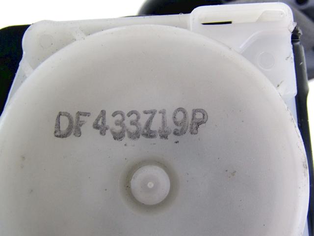 VARNOSTNI PAS OEM N. 7335013040C0 ORIGINAL REZERVNI DEL TOYOTA COROLLA VERSO E12 (2001 - 2004) DIESEL LETNIK 2002