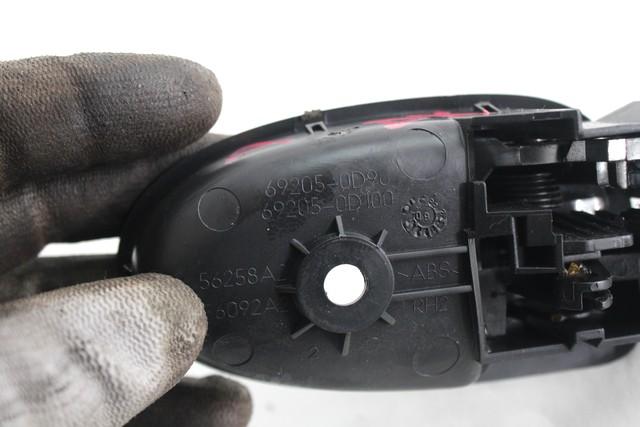 NOTRANJA KLJUKA  OEM N. 69205-0D100 ORIGINAL REZERVNI DEL TOYOTA YARIS P9 MK2 R (2009 - 2011)BENZINA LETNIK 2010