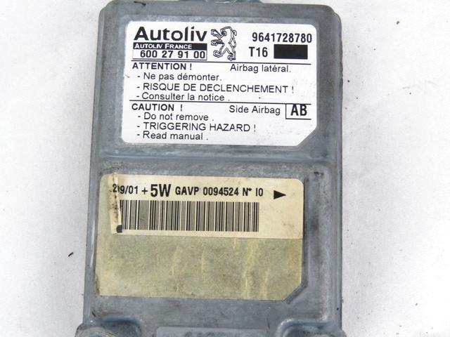 RACUNALNIK AIRBAG OEM N. 9641728780 ORIGINAL REZERVNI DEL PEUGEOT 206 / 206 CC 2A/C 2D 2E/K (1998 - 2003) BENZINA LETNIK 2001