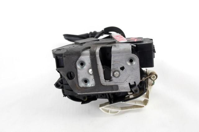 CENTRALNO ZAKLEPANJE PREDNIH LEVIH VRAT OEM N. 8A6A-A21813-AD ORIGINAL REZERVNI DEL FORD FIESTA CB1 CNN MK6 (09/2008 - 11/2012) DIESEL LETNIK 2009