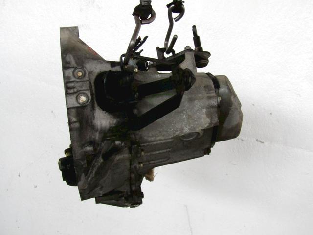 ROCNI MENJALNIK OEM N. 1606215780 CAMBIO MECCANICO ORIGINAL REZERVNI DEL PEUGEOT 206 / 206 CC 2A/C 2D 2E/K (1998 - 2003) DIESEL LETNIK 2002