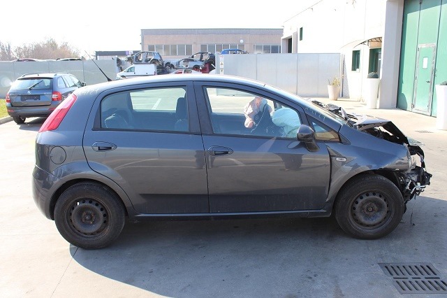 FIAT PUNTO 1.3 D 66KW 6M 5P (2009) RICAMBI IN MAGAZZINO