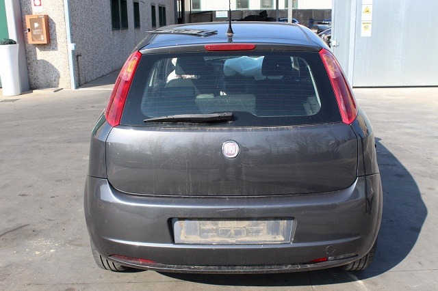 FIAT PUNTO 1.3 D 66KW 6M 5P (2009) RICAMBI IN MAGAZZINO