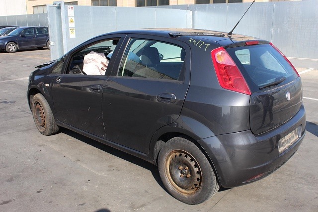 FIAT PUNTO 1.3 D 66KW 6M 5P (2009) RICAMBI IN MAGAZZINO