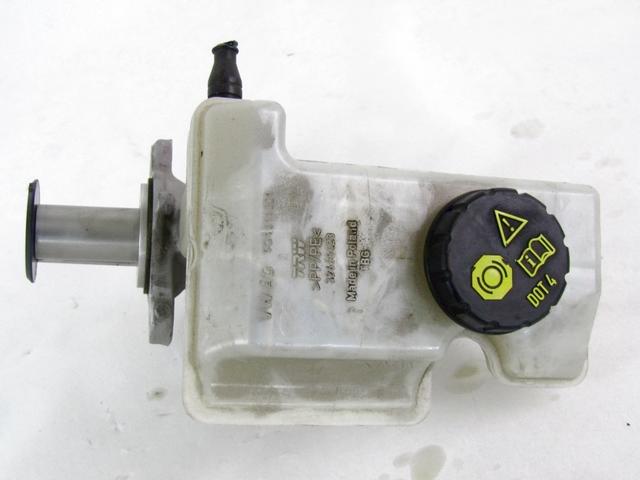 ZAVORNI CILINDER OEM N. 8V1611021A ORIGINAL REZERVNI DEL VOLKSWAGEN GOLF VII 5G1 BQ1 BE1 BE2 BA5 BV5 MK7 (2012 - 2017)DIESEL LETNIK 2013